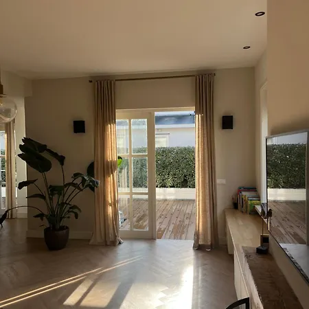 Вилла Luxurious Sunny Нордвейк-ан-Зее