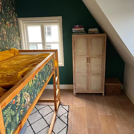 فيلة Luxurious Sunny