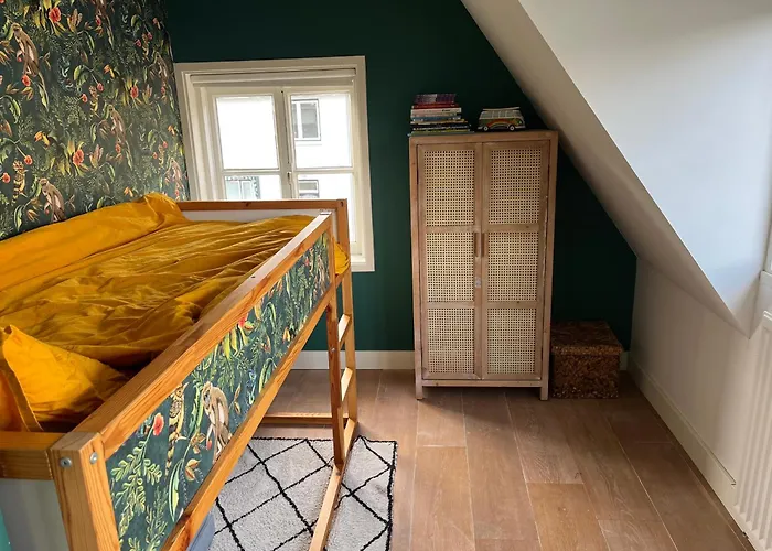 فيلة Luxurious Sunny